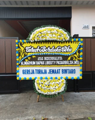 Papan Bunga Duka di Tondano Utara